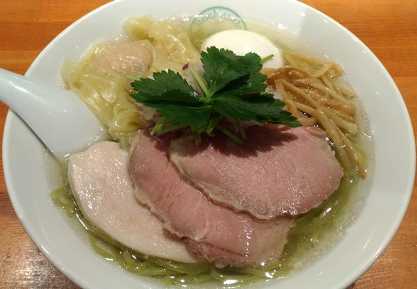 「特製わんたんグリーン麺（塩）」@麺屋 六感堂 Rock'anDoの写真