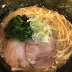 豚骨醤油らーめん+ライス