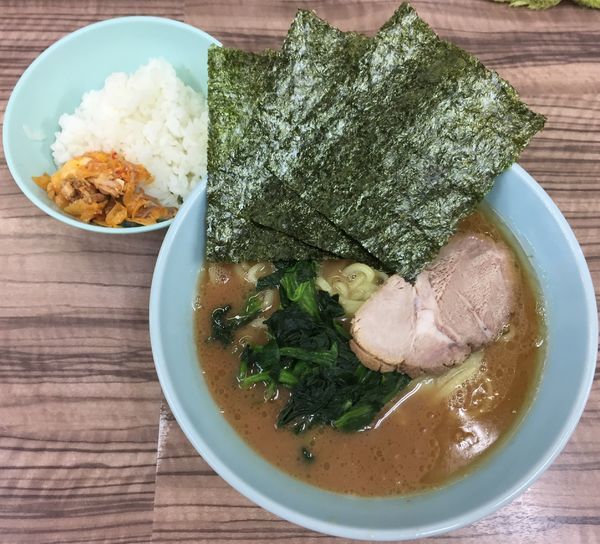 「ラーメン並700円他」@横浜ラーメン 武蔵家 中野本店の写真