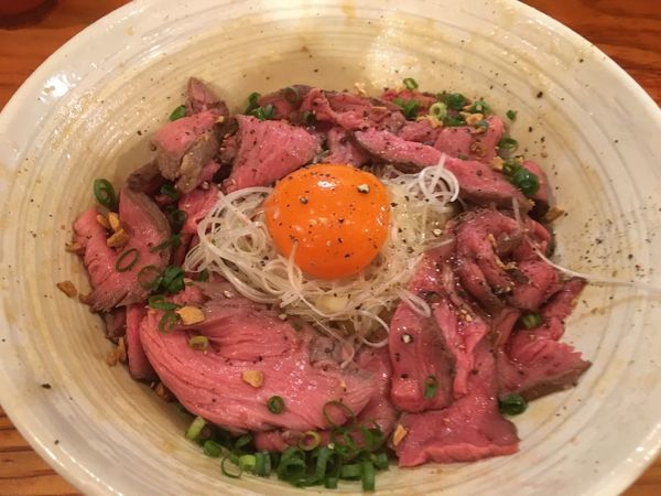 「【限定】牛のまぜそば(肉多すぎ)大盛り」@純手打ち 麺と未来の写真