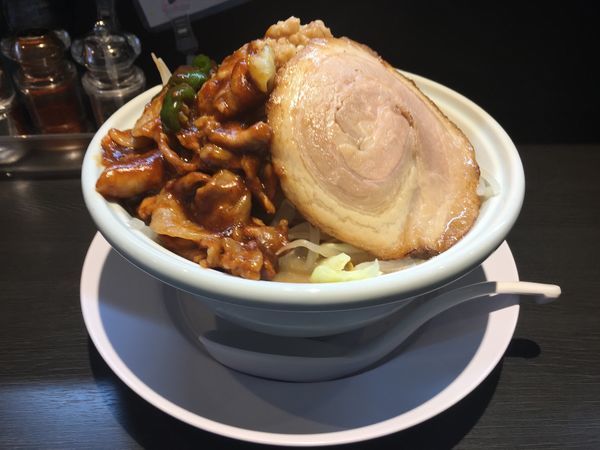 「ホイ二郎らーめん」@らーめん 三極志の写真