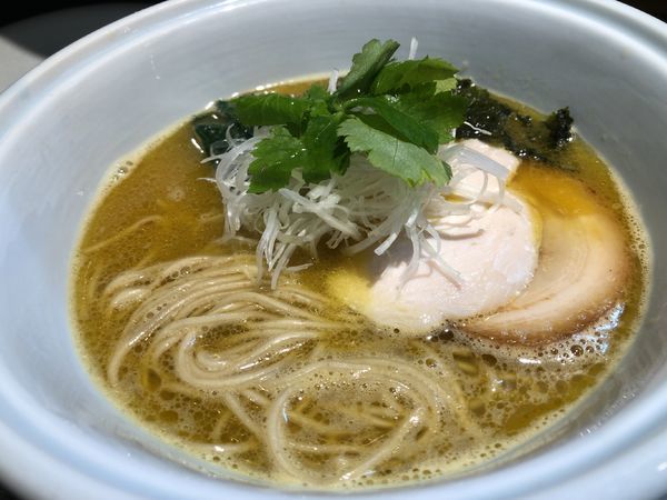 「濃厚白湯らーめん 800円」@らーめん 三極志の写真