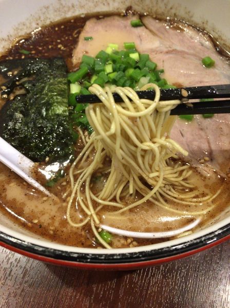 「黒ラーメン ７３０円」@博多ラーメン 長浜や 中村橋店の写真