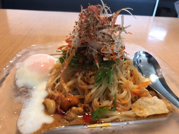 「冷やし汁なし担々麺・すごい痺れ1000円＋温泉玉子100円」@175°DENO～担担麺～ 福島店の写真