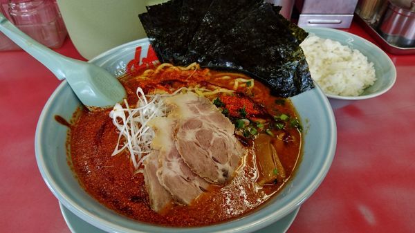 「限定/地獄の激辛ラーメン+中盛り+チャーシュー2枚+海苔+他」@ラーメン山岡家 瑞穂店の写真