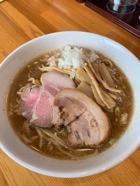 「豚骨魚介ラーメン 750円（大盛無料）」@麺笑 コムギの夢の写真