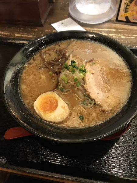 「濃コク豚骨醤油ラーメン」@ラーメン創房 玄 天王洲アイル店の写真