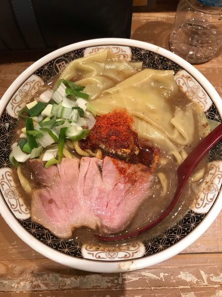 「すごい煮干しラーメン＋5辛」@ラーメン凪 下北沢店の写真