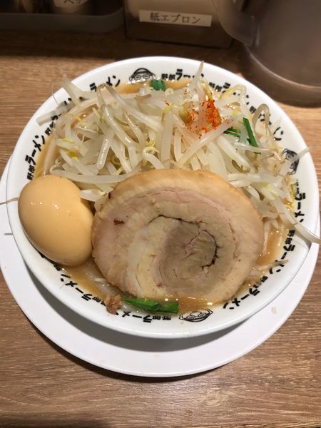「野郎ラーメン＋味玉」@野郎ラーメン 新橋駅前店の写真