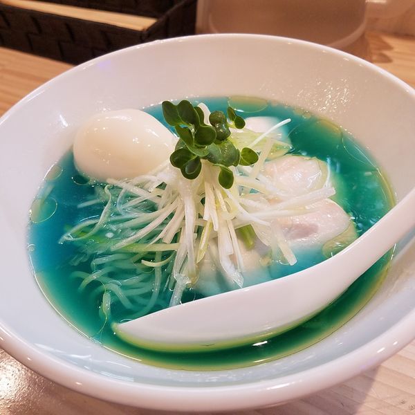 「鶏清湯 青(¥900)」@濃厚鶏出汁拉麺 吉法師 KIPPOSHIの写真