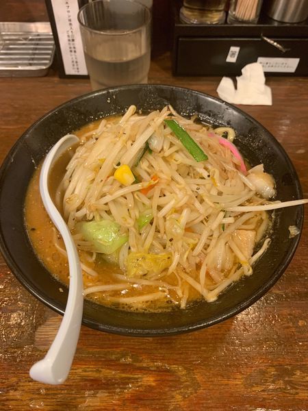 「味噌タンメン + ギョーカラ」@トナリ 丸の内店の写真