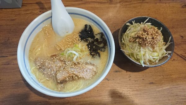 「らーめん(塩)+ネギごはん」@らーめん ふくのや 与野店の写真