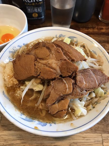 「らーめん＋生卵W」@らーめん梵’s BONES北浦和本店の写真