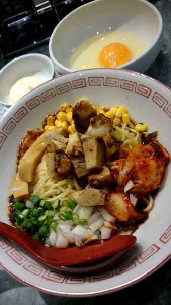 「辛いまぜそば   880円」@らーめんキッチン かえでの写真