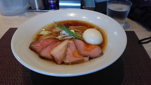 「特製中華そば　醤油」@宍道湖しじみ中華蕎麦 琥珀 東京本店の写真