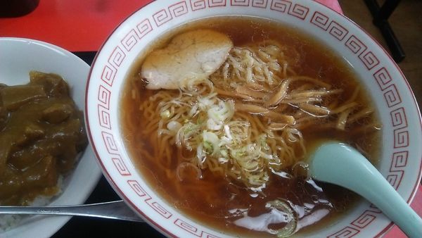 「ラーメン半カレーライス 850円」@末広本店の写真