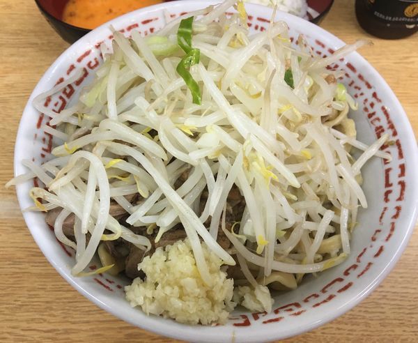 「プレミアム冷ましてないさまし ヤサイ ニンニク アブラ」@ラーメン二郎 環七新新代田店の写真