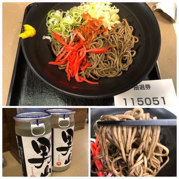 「黒の進撃！!!東村山!!黒ソースそば 480円 ワンカップ」@名代 富士そば 秋津店の写真