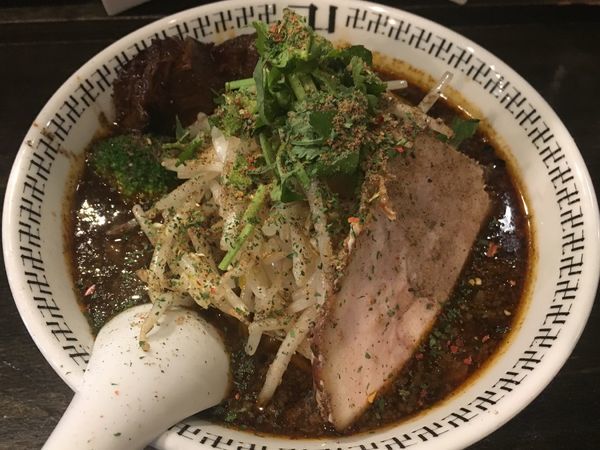 「スパイスもやしラーメン肉切りっぱし」@スパイス・ラー麺 卍力の写真