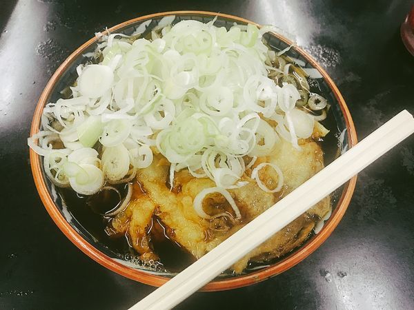 「天ぷらそば大盛り【550円】」@立食い 寒川そばの写真