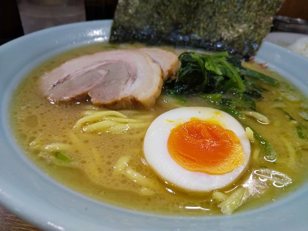 「#チャーシューめん #麺硬め #890円 #半ライス #タイムサ」@いっぱち家の写真