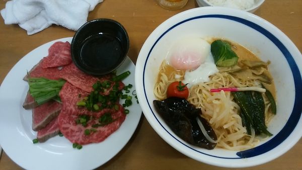 「ごまだれ冷やし② 和牛冷やし中華」@MENYA 食い味の道有楽の写真