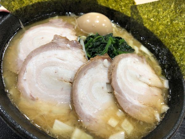 「中ラーメン」@横浜家系らーめん 宝来家の写真