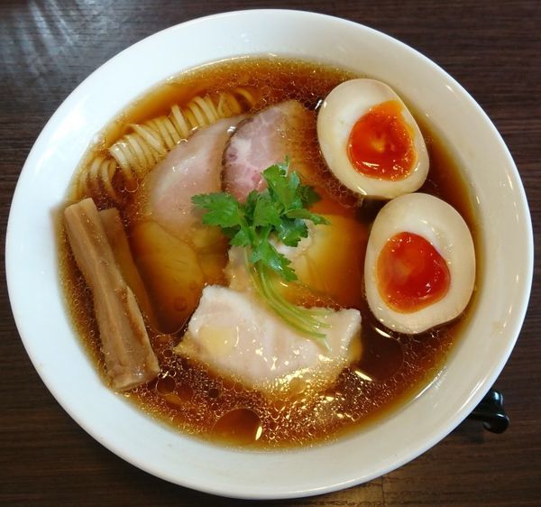 「特製醤油らぁ麺」@らぁ麺 紫陽花の写真
