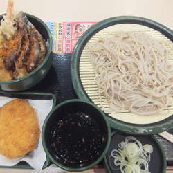 日替わり得セットミニ海老天570円(クーポンでコロッケ)