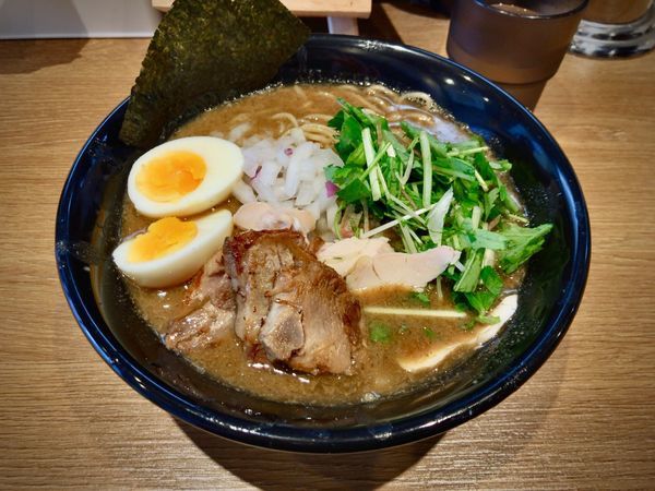 「濃厚煮干し味玉らーめん 950円」@桔梗と空の写真