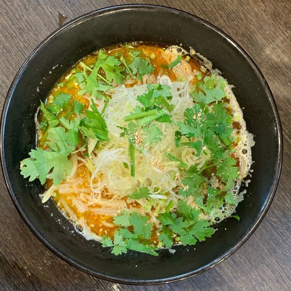 「パクチーラーメン」@九州豚骨 ちゃんぽん 頃場の写真