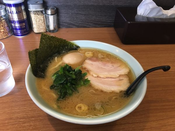 「らーめん（並）+味玉」@麺屋 岡一の写真