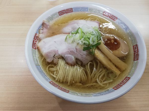 「塩らーめん」@煮干鰮らーめん 圓 名古屋大須店の写真