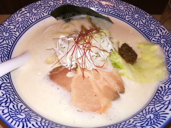 「濃厚鶏豚ソバ 750円」@鶏豚骨 一學の写真