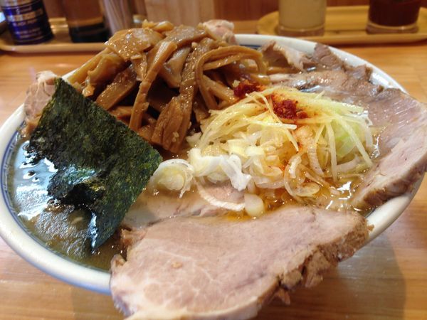 「塩ラーメン＋メンマ&チャーシュー（小）」@自家製中華そば としおかの写真