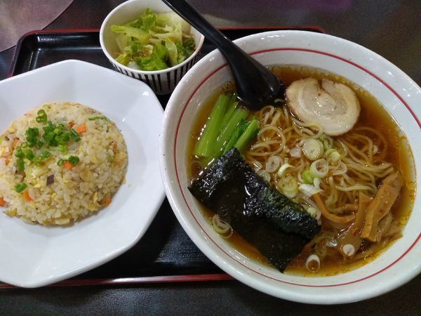 「チャーハン定食 (しょうゆラーメン) 880円」@手もみラーメン もりもり亭の写真
