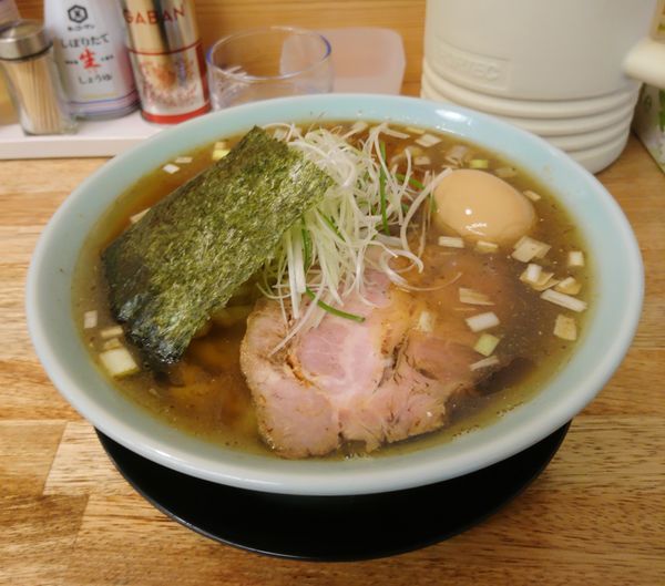 「醤油らー麺 味付玉子 大盛」@麺屋 つるるの写真