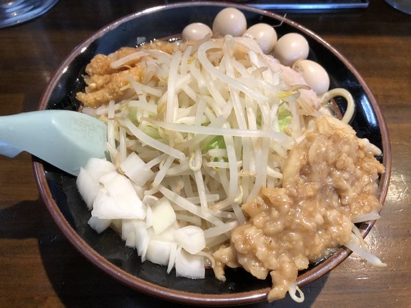 「豚そば うずら」@麺屋TAKUMI 加須店の写真