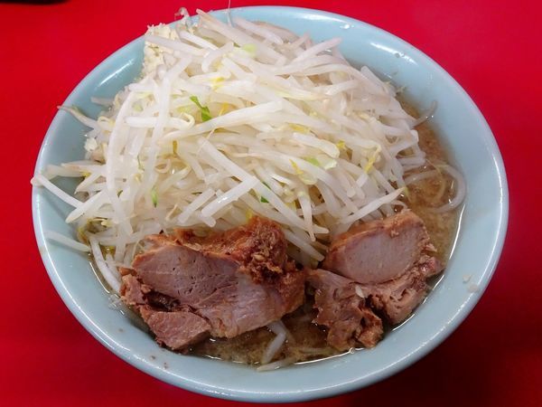「ラーメン（700円）ヤサイニンニク」@ラーメン二郎 新宿歌舞伎町店の写真