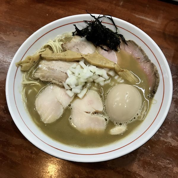 「贅沢濃厚煮干しそば」@中華蕎麦 會の写真