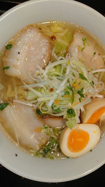 「ごま油香るねぎとキャベツの塩ラーメン」@喜多方ラーメン坂内 市川店の写真