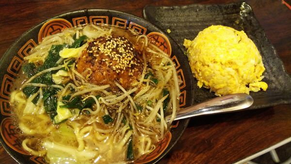 「味噌ラーメン＋半炒飯ｾｯﾄ¥1200」@一陽軒の写真
