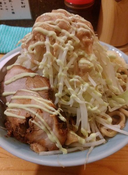 「ラーメン750円(ヤサイ増しアブラニンニク麺増しワサマヨ)」@ラーメン慶次郎 本店の写真