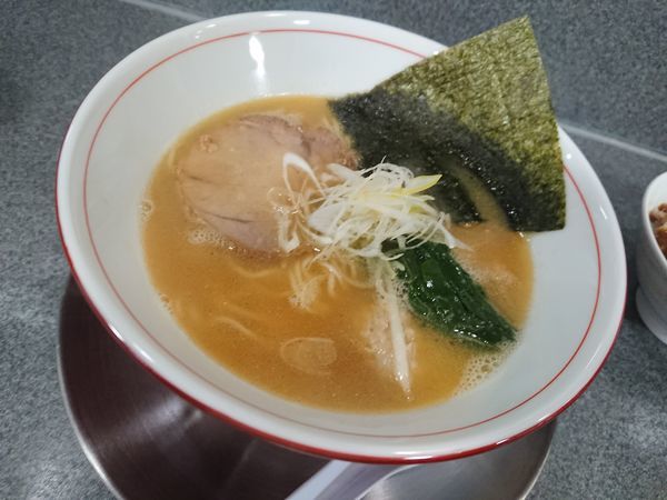 「白 鶏そば 700円」@麺屋 ほたるの写真