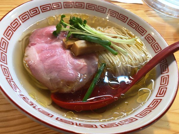 「中華そば（白醤油）」@自家製麺 くろ松の写真