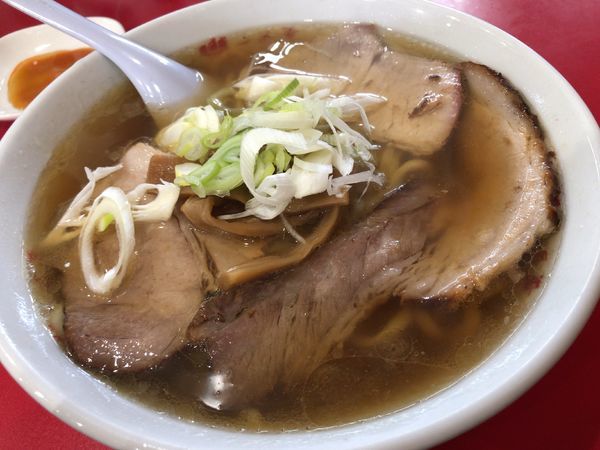 「手打ちゃーしゅーめん＋ぎょーざ３個」@一品香 駒生店の写真