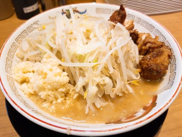 「ラーメン ニンニク野菜」@豚山 上野店の写真