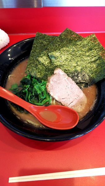 「らーめん大(700円)硬め多め」@横浜らーめん 龍馬の写真