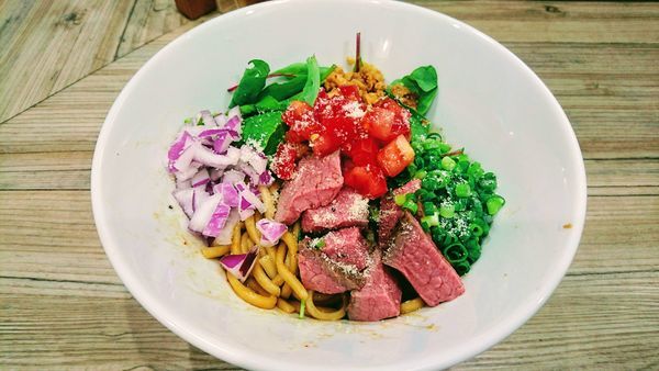 「【２周年限定】ローストビーフまぜそば(追い飯付き)」@徳島NOODLE ぱどるの写真