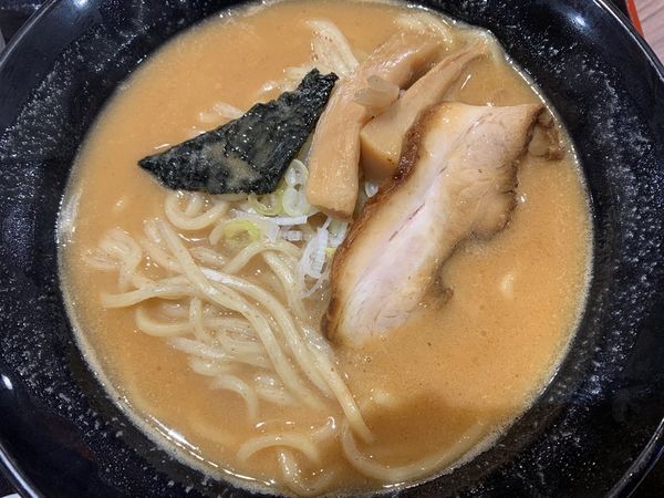 「濃厚魚介らーめん」@豚骨一燈 イトーヨーカドー船橋店の写真